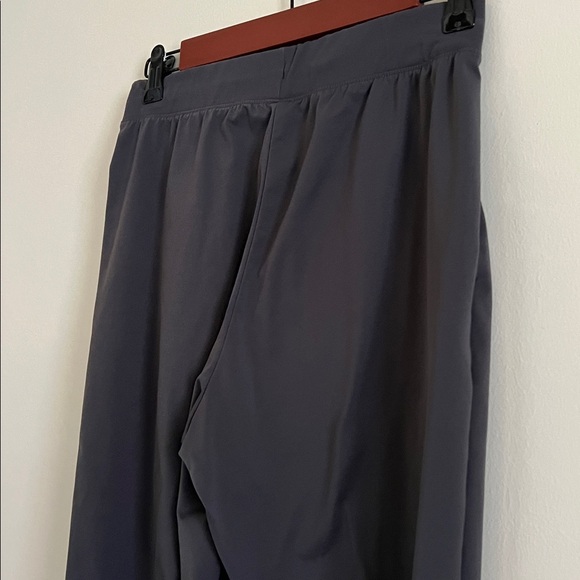 Uniqlo Women's Charcoal Jogger Pants - Picture 9 of 15